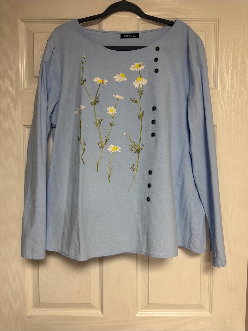 Blue Daisy-Embroidered Long Sleeve Blouse